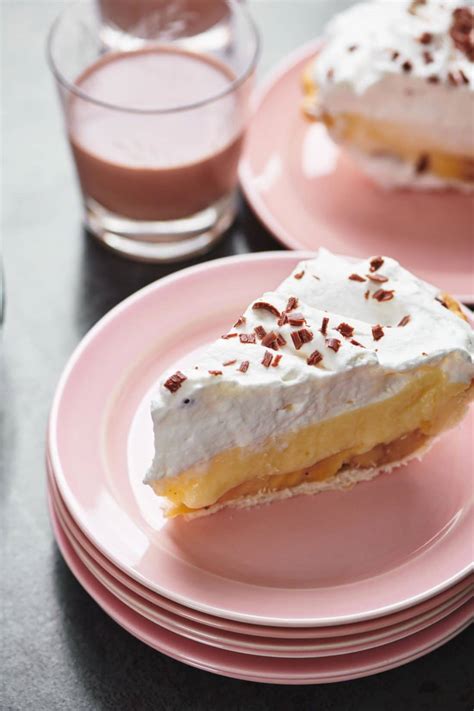 best banana cream pie recipe [easy dessert] — the mom 100
