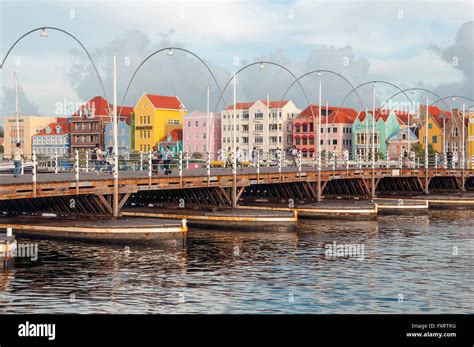queen emma bridge   floating pontoon pedestrian bridge joining  pinda  otrabanda sides