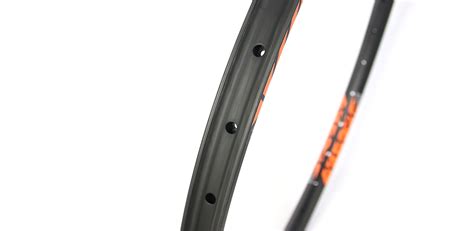wider mtb er carbon bike rim   rimstubeless compatible