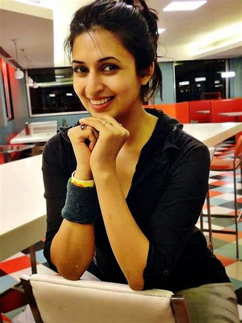 Divyanka Tripathi Without Makeup Veethi