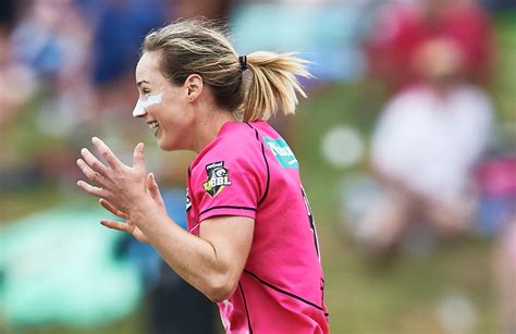 Perry Show Rolls On Into Wbbl Final Big Bash League Bbl