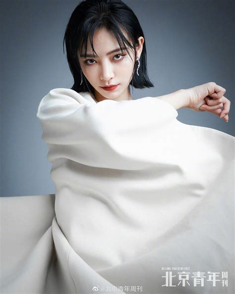 China Entertainment News Xu Jiaqi Poses For Photo Shoot Poses For