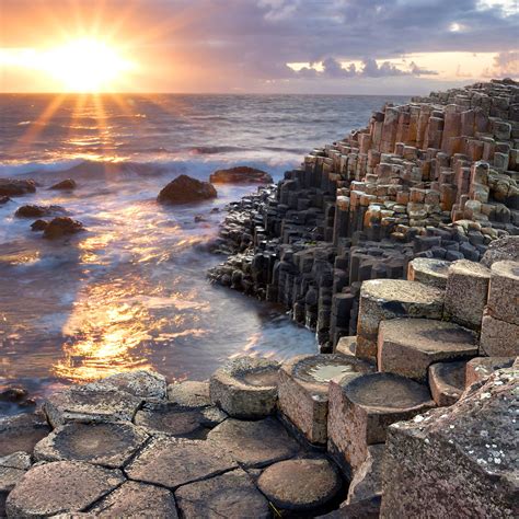 visiting  giants causeway  ireland moon travel guides