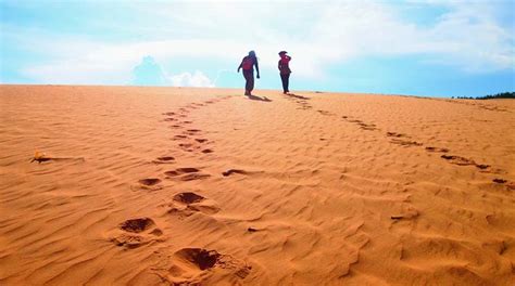 Mui Ne Sand Dunes White And Red Sand Dunes In Mui Ne