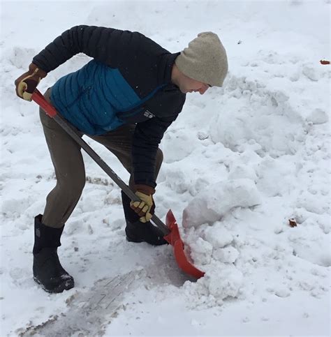 dos  donts  shoveling snow catching health  diane atwood