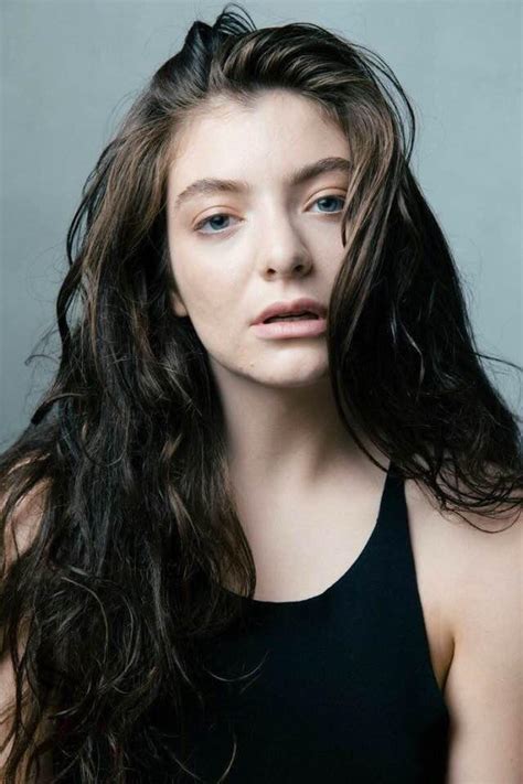 Who Wants To Pump Lorde Full Of Cum Scrolller