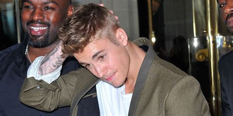 justin bieber throws punches at paparazzi in paris huffpost