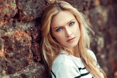 wallpaper face women blonde depth of field long hair blue eyes