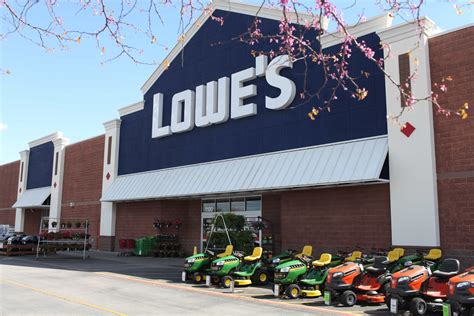 lowes acquires pro retailer maintenance supply headquarters residential products