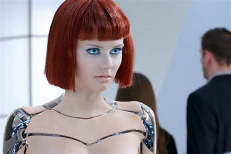 Who’s The Hot Redheaded Robot Girl In The Kia Forte Commercial