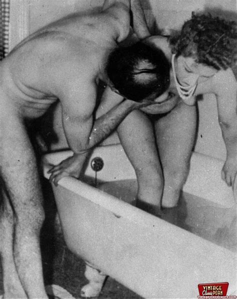 several ladies from the fifties bathing very sexy and wet ass point