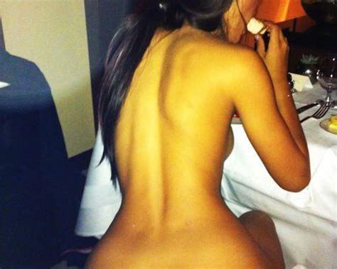 kim kardashian s big ass naked sitting on bed pic leaked celebs unmasked