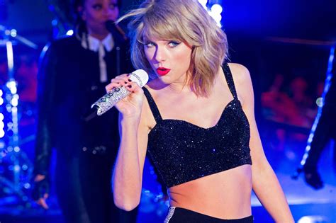 Taylor Swift Explains Why She Finally Revealed Her Belly