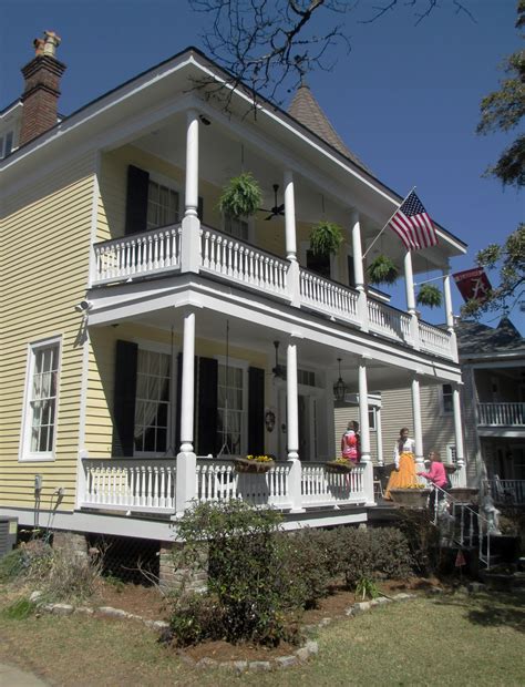 mobile alabama home   historic house colors