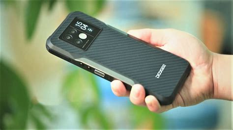 doogee  review flagship rugged smartphone  rear display