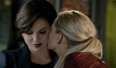 Once Upon A Time Emma And Regina Swan Queen Swan Queen Regina And