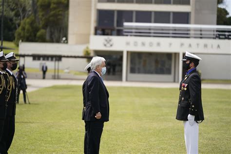 presidente piñera encabeza ceremonia de graduación de oficiales de la
