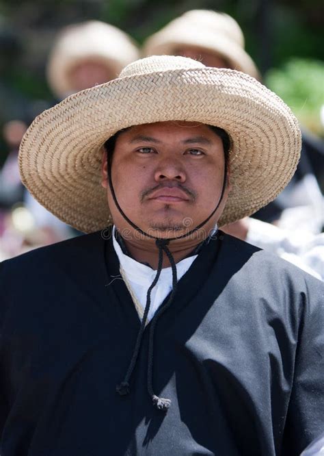 mexicano  sombrero imagem editorial imagem de preto