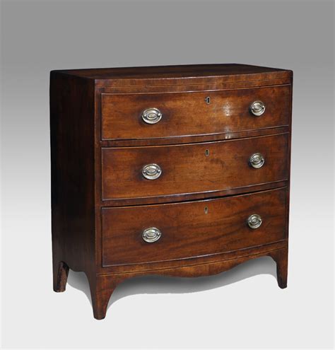 small antique chest  drawers small mahogany chest  drawers bow