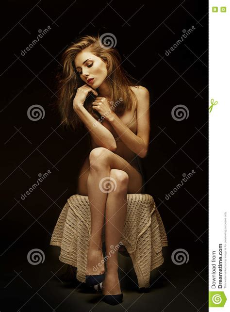 jonge mooie naakte vrouw stock afbeelding afbeelding