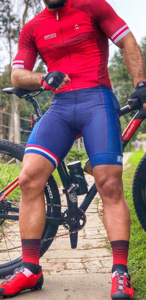 Bi Cyclistnetn On Kik Lycra Men Cycling Outfit Cycling Suit
