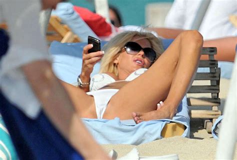 Victoria Silvstedt Flashing Her Bare Pussy Upskirt On