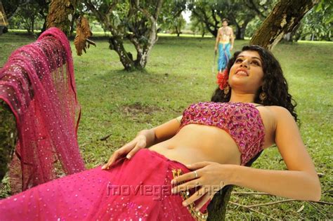 picture 173875 tapsee hot saree pics new movie posters