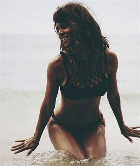 Halle Berry 49 Flaunts Hot Bikini Bod To Celebrate