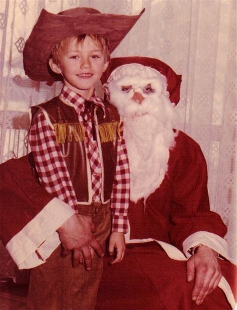 25 completely creepy vintage santas that will make you want to move to