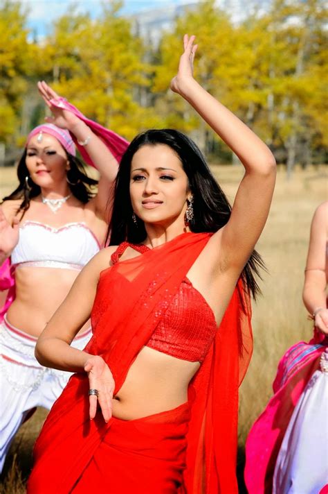trisha hot sexy saree below navel show in red saree photos