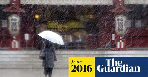 Tokyo Sees First November Snow In More Than 50 Years Japan The Guardian