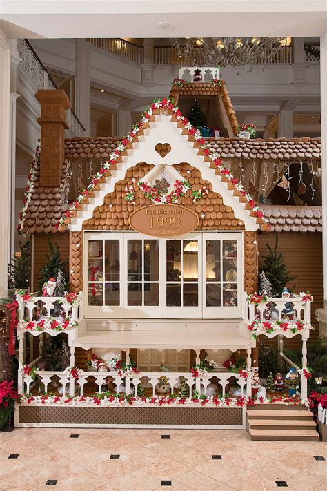 beautiful gingerbread houses