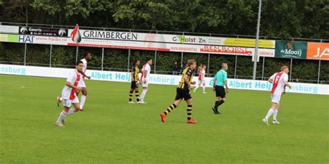 ajax zaterdag lijdt nipte nederlaag tegen rijnsburgse boys het amsterdamsche voetbal