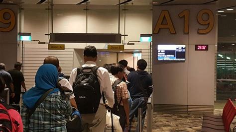 delay lion air rute singapura jakarta penumpang asing ikut kesal