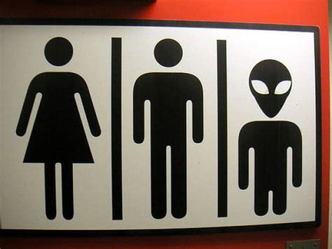 funny toilet signs    world  hiddenroom