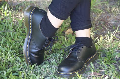 rose   peony shoes dr martens  classic