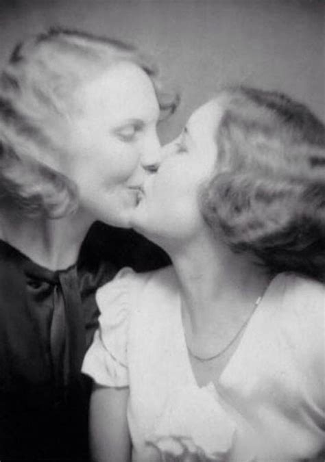 vintage lgbt adorable photographs of lesbian couples in the past that