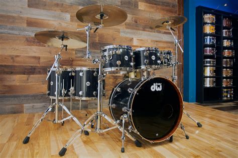 dw collectors series maple mahogany hybrid  piece drum kit black