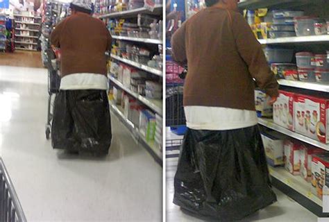 O K Now This Guy S Wearing A Trash Bag For A Skirt