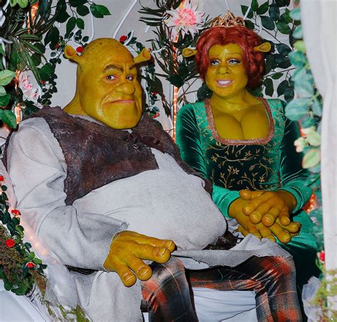Heidi Klum Dresses As Shrek S Princess Fiona For Halloween