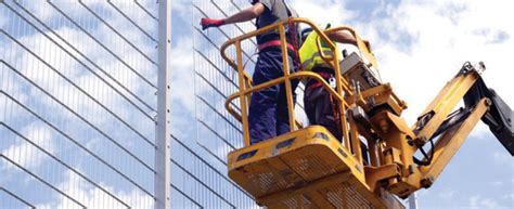fall protection equipment properly