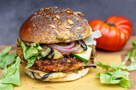 mcdonalds presenta mcvegan il primo hamburger vegano