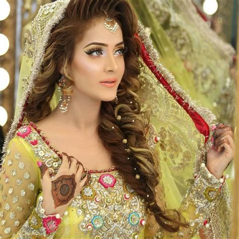 New Pakistani Bridal Hairstyles To Look Stunning Fashionglint Bride