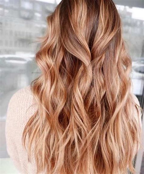 The Honey Blonde Hair Color Trend Is So Pretty Youd Want To Book In