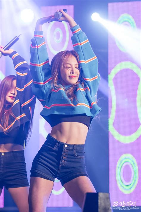 8 Of Sm Entertainment S Female Idols With The Best Abs