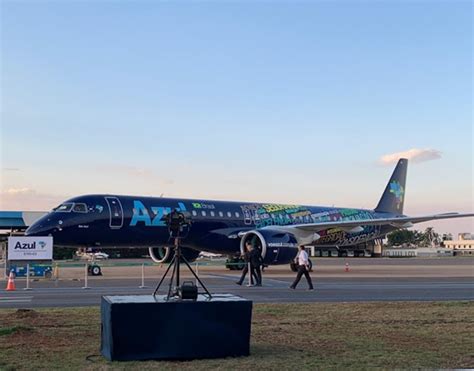 correio da manhã brasil azul inaugura voo com novo avião