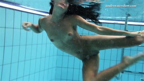 Underwater Swimming Stripping Babe Zhanetta Eporner
