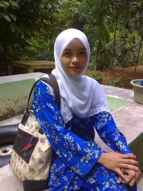 really beautiful and cute malaysian college girl asmah s muff flashing self photos leaked 18pix
