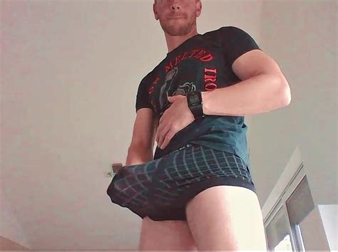 hot muscle ginger guy shows his hugh bulge in boxer no