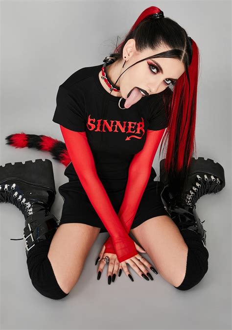 Widow Graphic Tee Sinner Black Red Hot Goth Girls Gothic Outfits